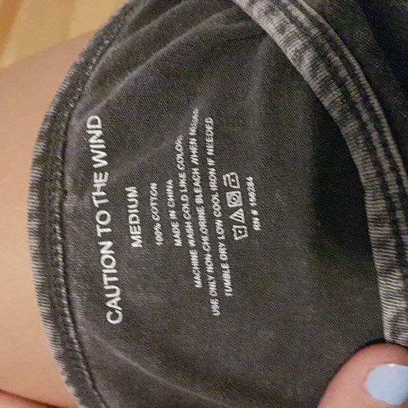 T shirt - Picture 3 of 3